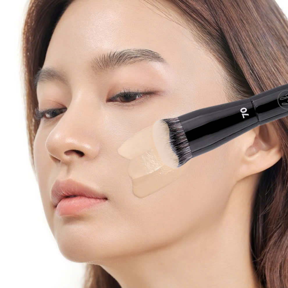 Cọ Phủ Mặt Đầu Tròn BH Cosmetics Rounded Face BH70